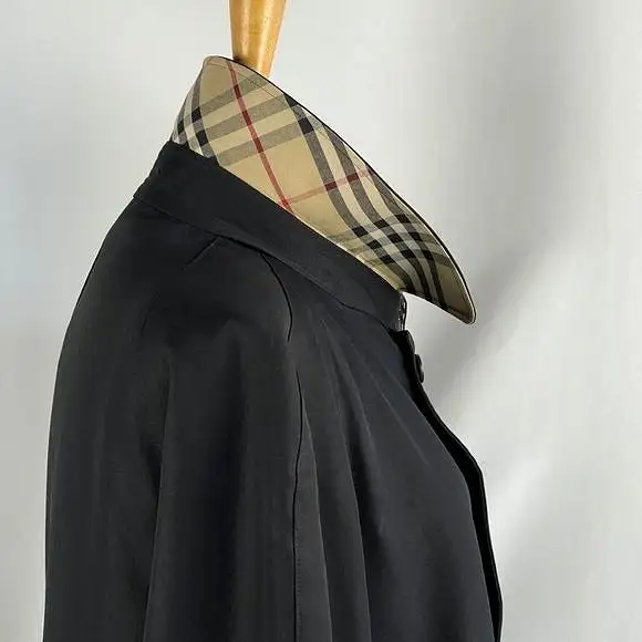 Burberry blackmens trench with lining/long