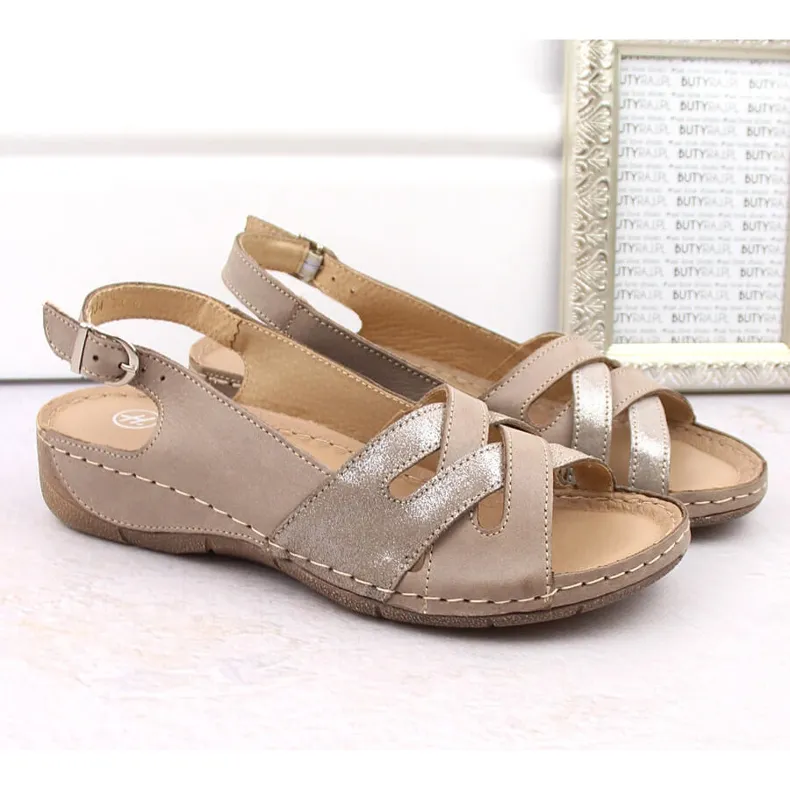 Comfortable women's leather sandals in beige Helios 134.02.025