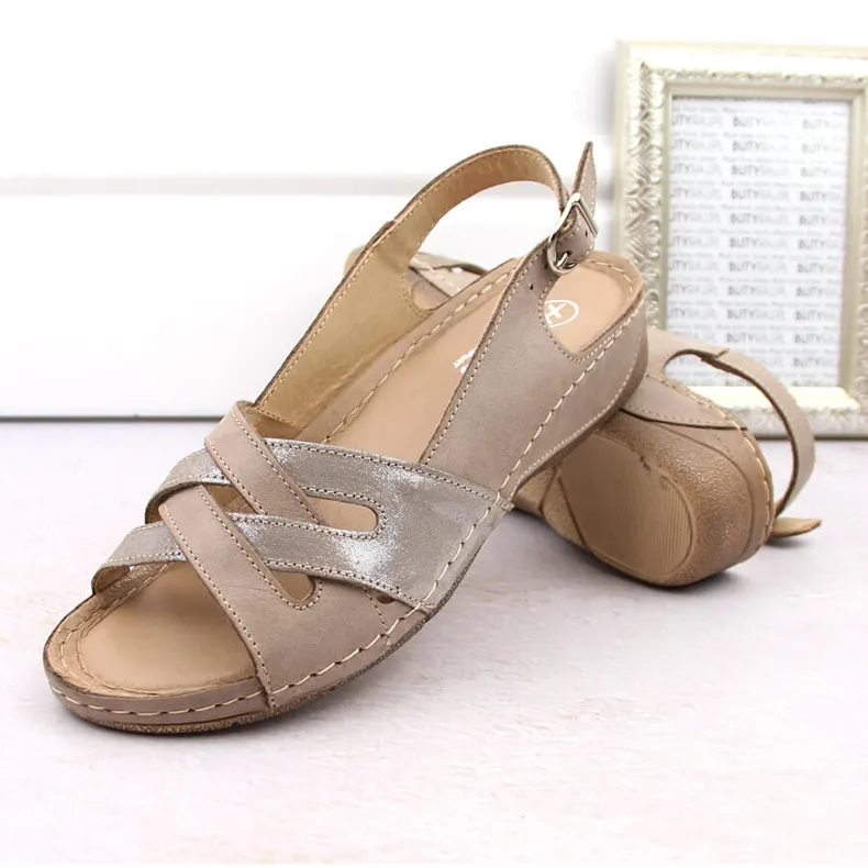 Comfortable women's leather sandals in beige Helios 134.02.025