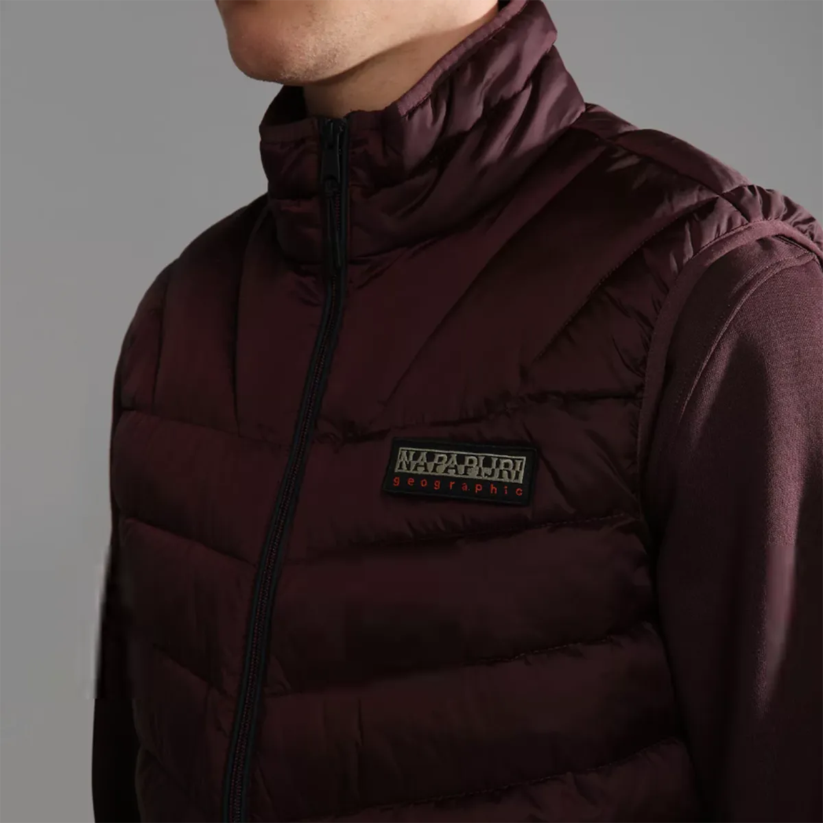 Napapijri - Aerons Gilet in Burgundy Fudge