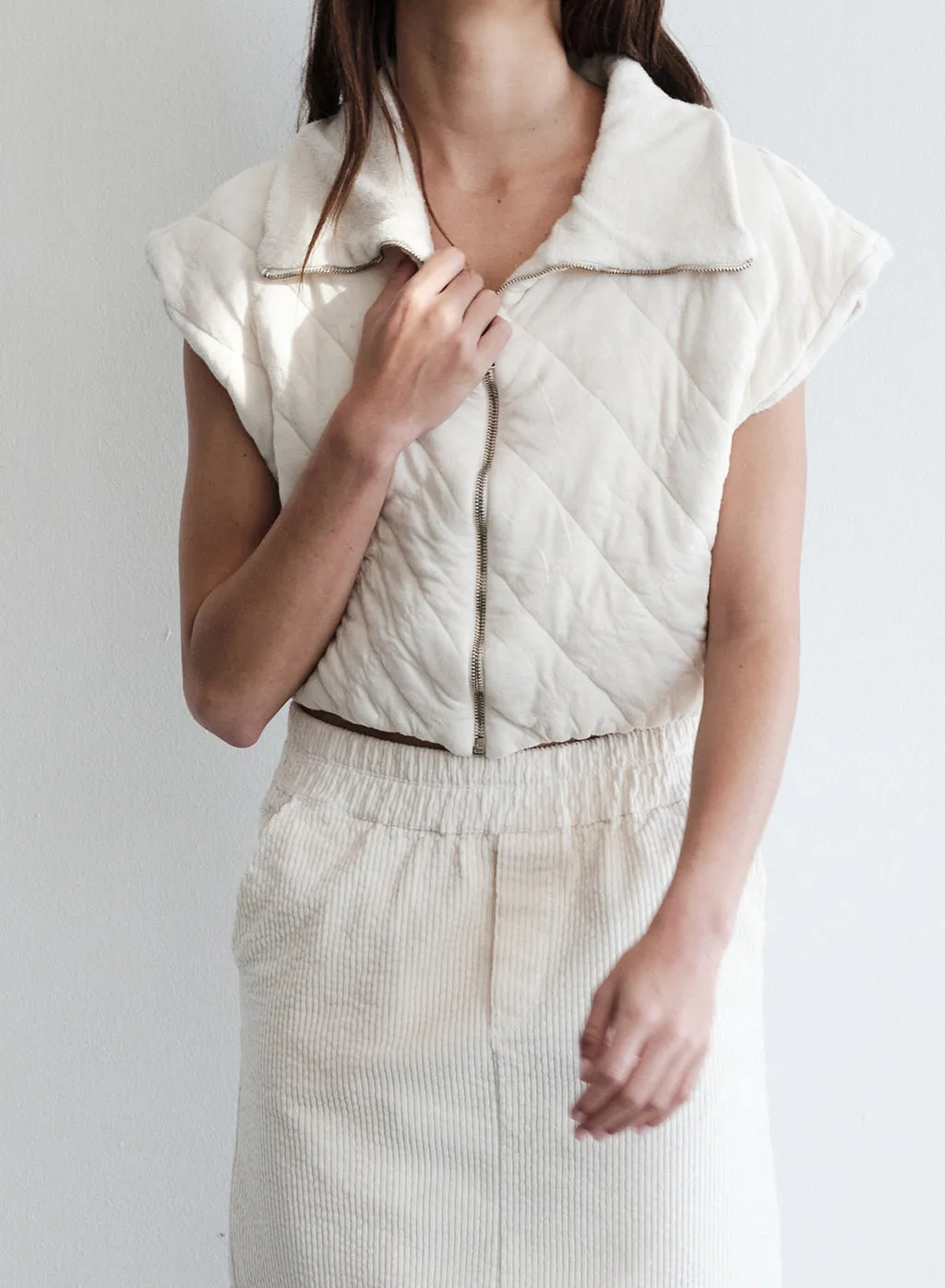 Quilted Cropped Zip Vest in Cream