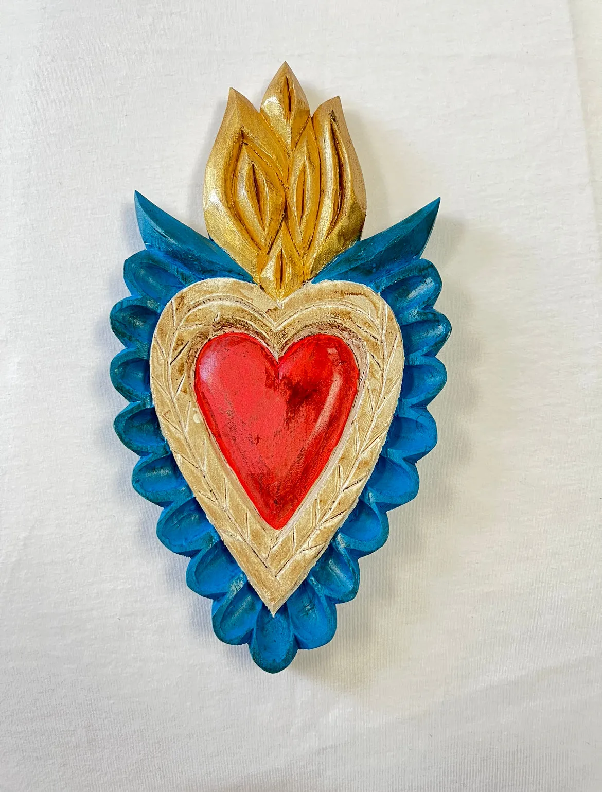 Scalloped Lined Sacred Heart