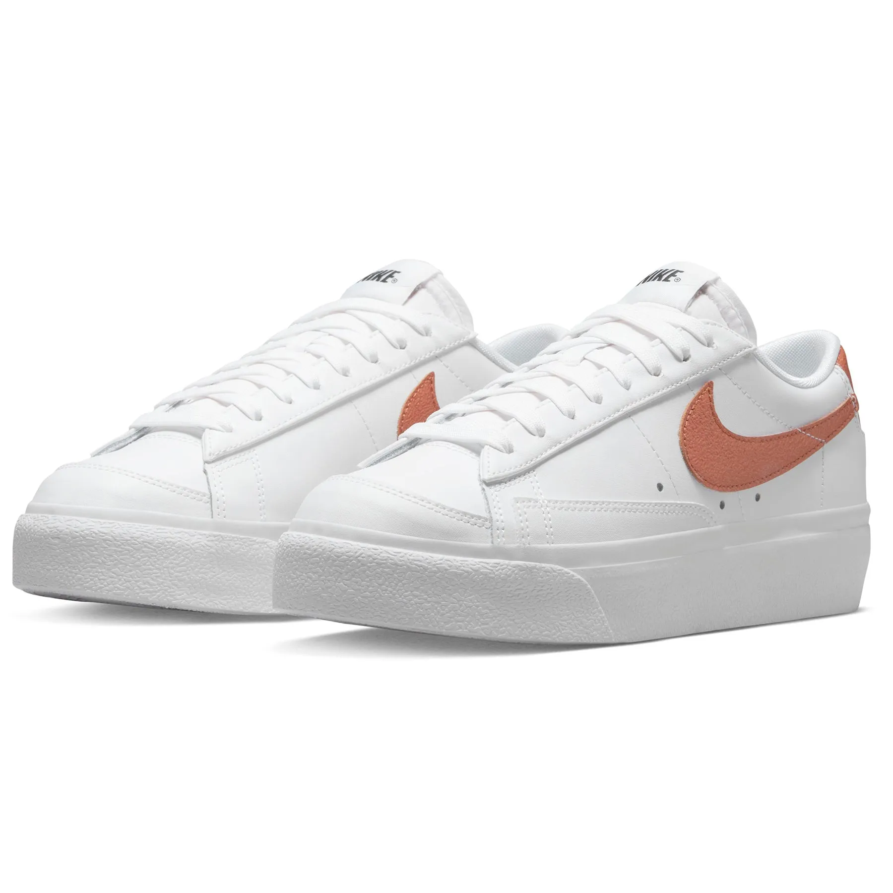 Zapatillas Nike Mujer Urbanas Blazer Low Platform ESS | DQ7571-100